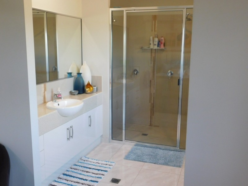 19 Harbour View Tce, Bowen QLD 4805