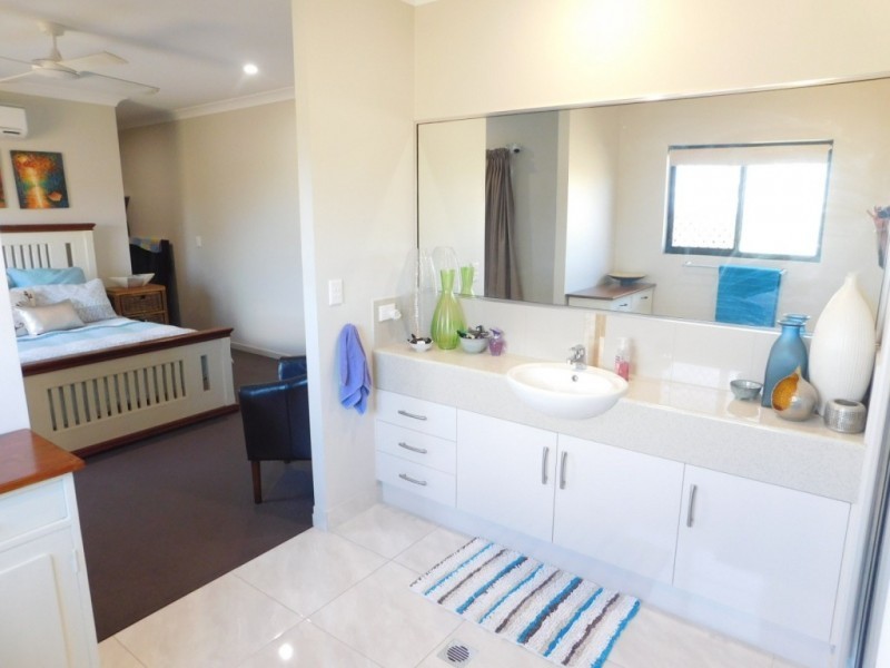 19 Harbour View Tce, Bowen QLD 4805