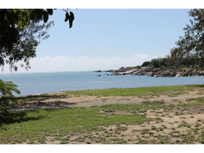 2 Horseshoe Bay Road, Bowen QLD 4805