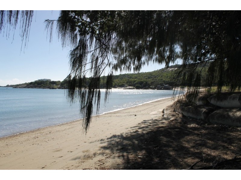 2 Horseshoe Bay Road, Bowen QLD 4805