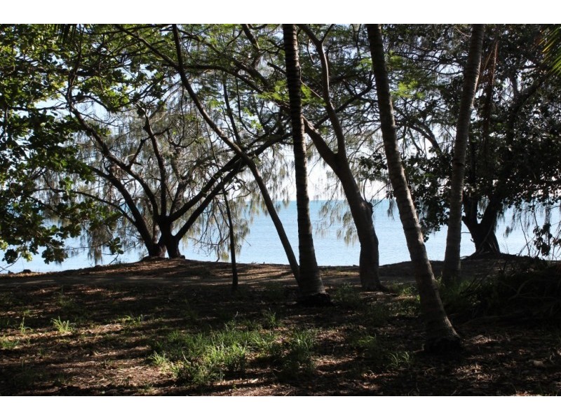 2 Horseshoe Bay Road, Bowen QLD 4805