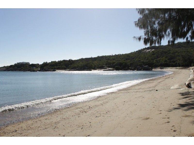 2 Horseshoe Bay Road, Bowen QLD 4805