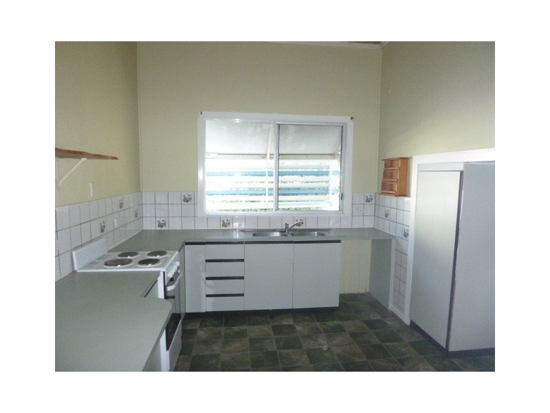 106 Powell Street, Bowen QLD 4805