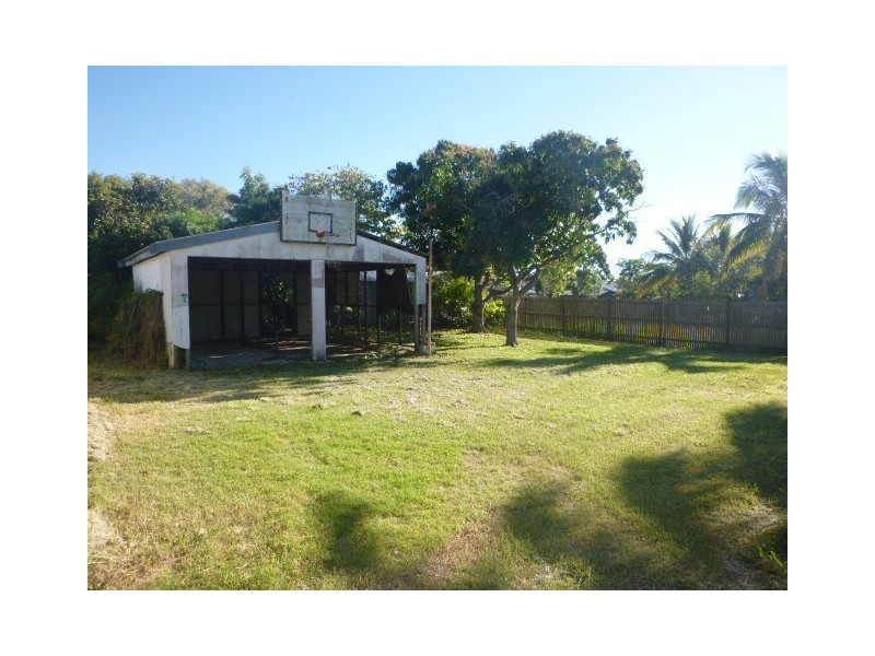 106 Powell Street, Bowen QLD 4805