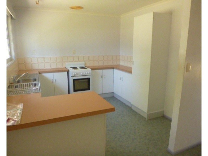 8 Salisbury Crescent, Bowen QLD 4805