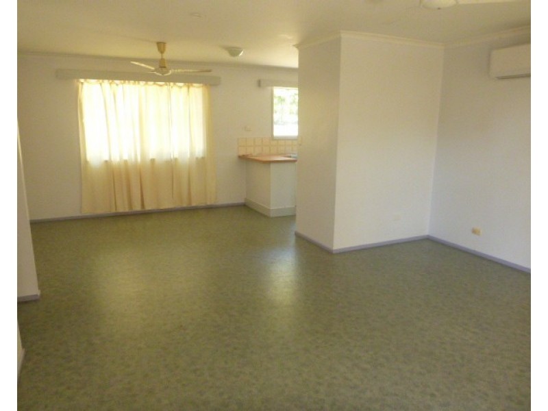 8 Salisbury Crescent, Bowen QLD 4805