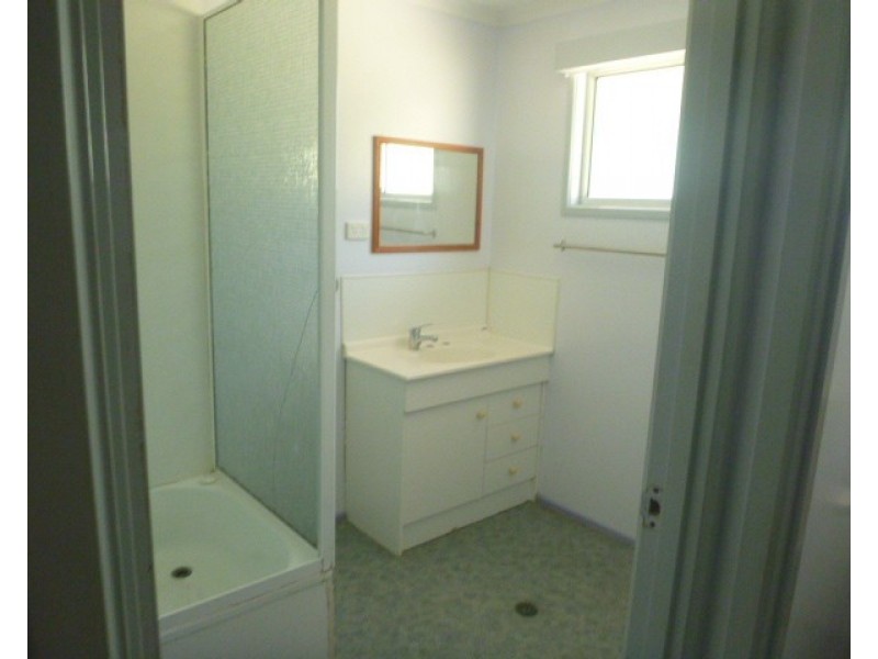 8 Salisbury Crescent, Bowen QLD 4805