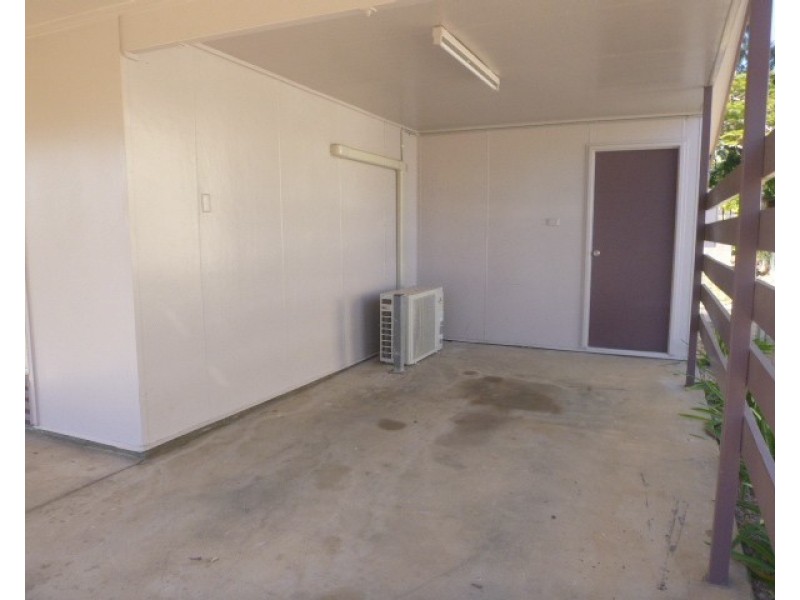 8 Salisbury Crescent, Bowen QLD 4805