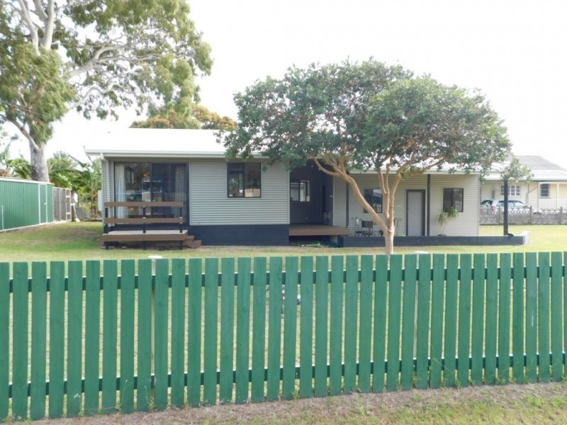 25 Field Street, Bowen QLD 4805
