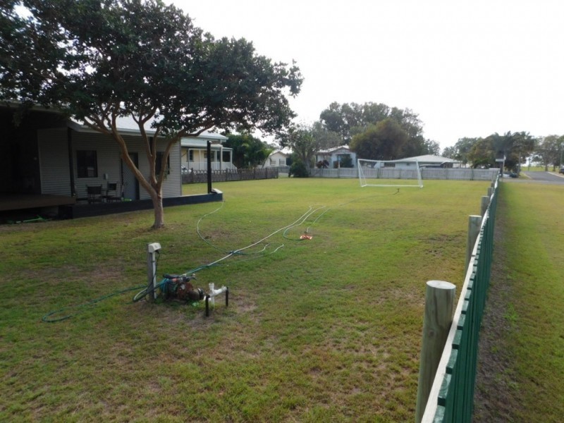 25 Field Street, Bowen QLD 4805