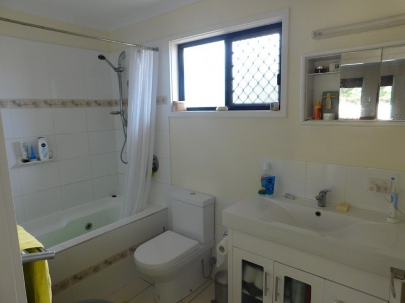 25 Field Street, Bowen QLD 4805