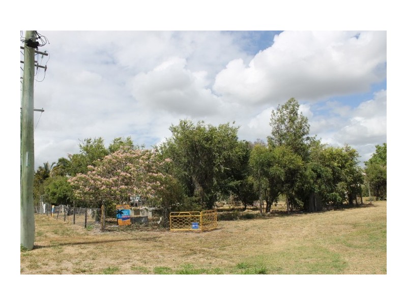 37 Skene Street, Bowen QLD 4805