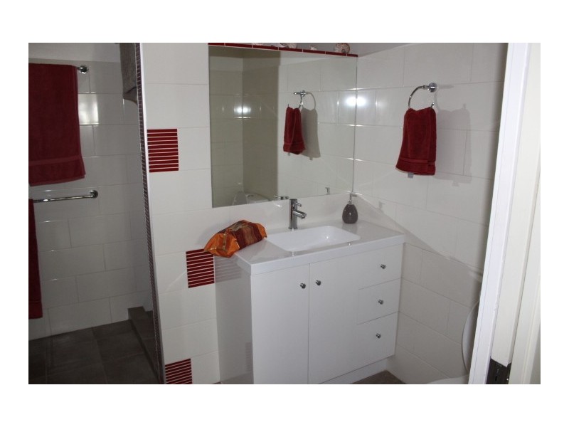 4 Livingstone Street, Bowen QLD 4805