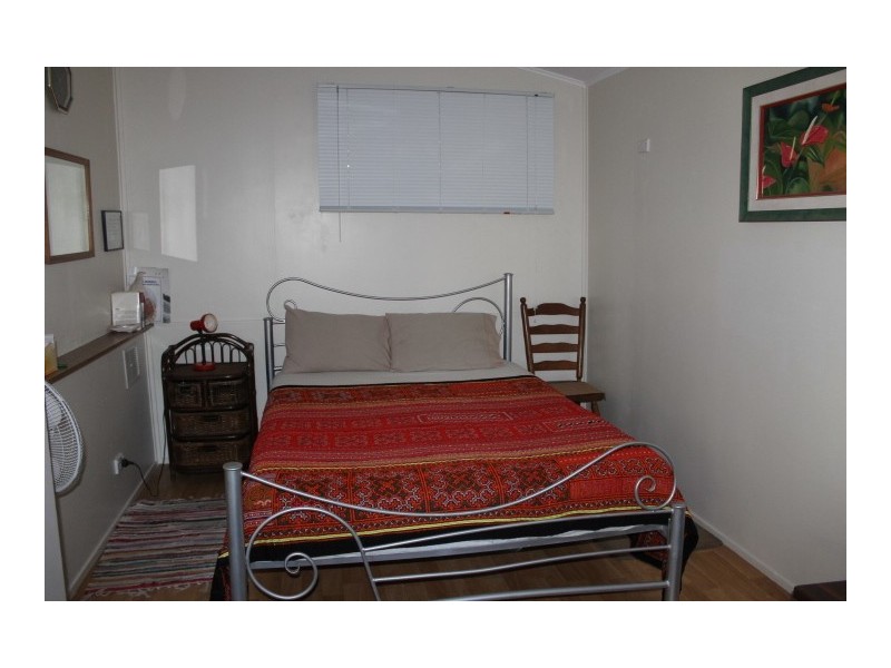 4 Livingstone Street, Bowen QLD 4805