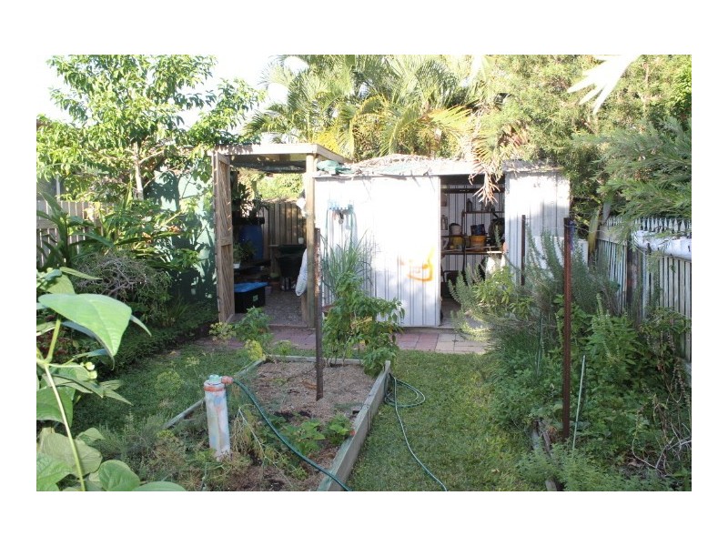 4 Livingstone Street, Bowen QLD 4805