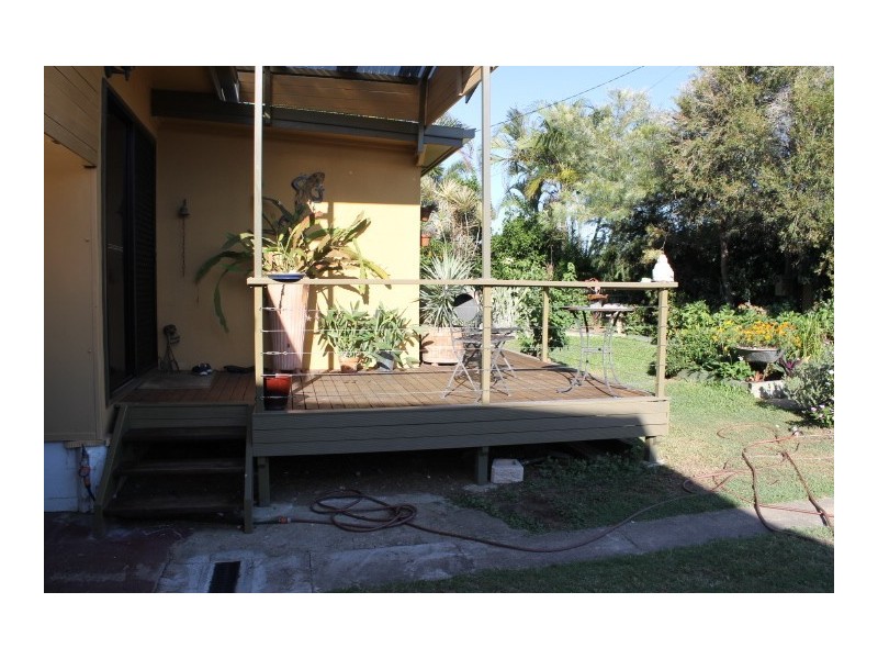 4 Livingstone Street, Bowen QLD 4805