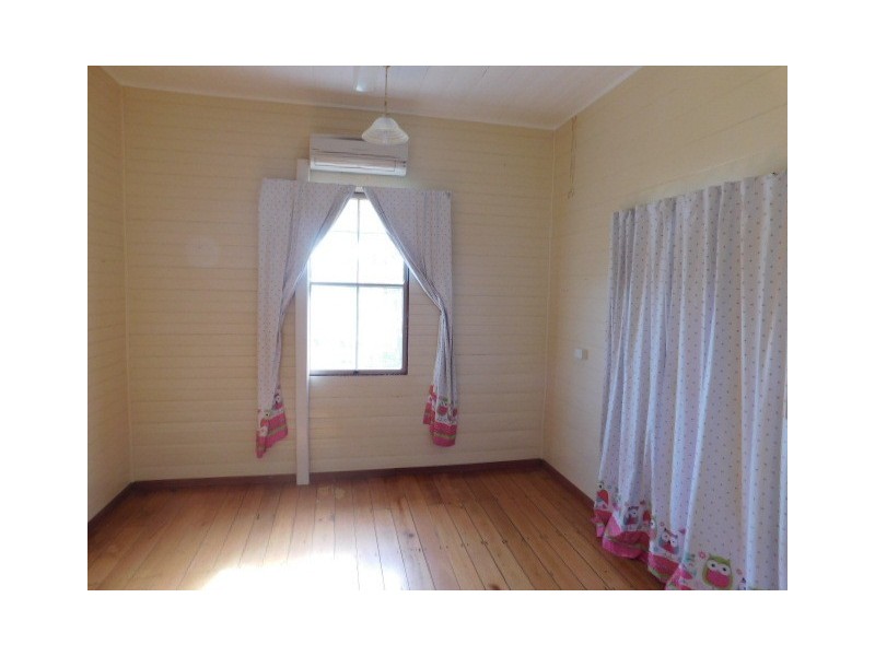 59 Poole Street, Bowen QLD 4805