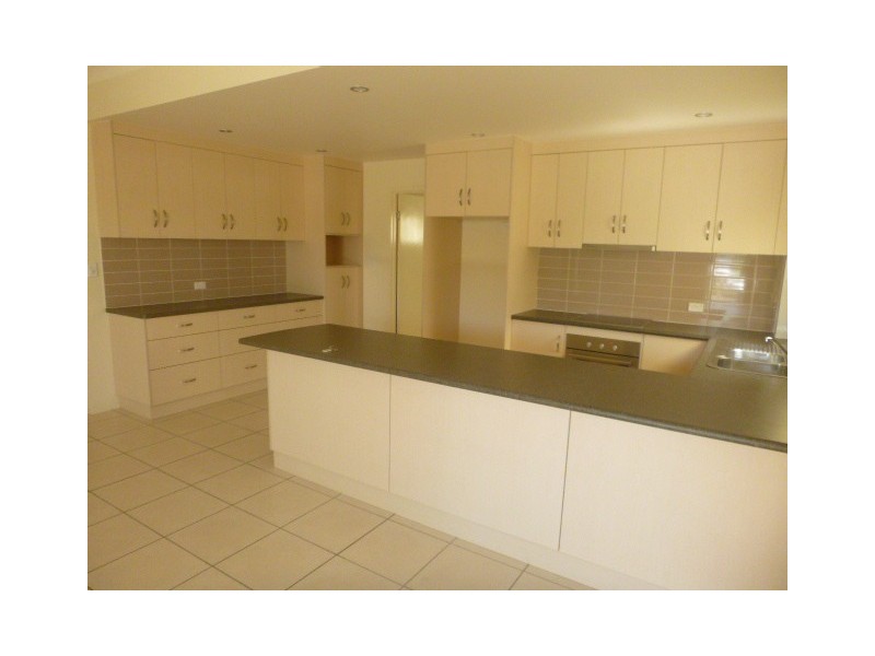 3/1 Murroona, Bowen QLD 4805