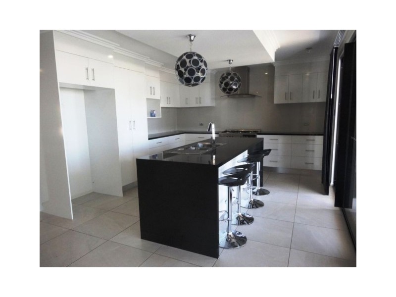 1 Siesta Court, Bowen QLD 4805