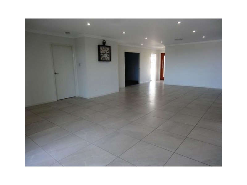 1 Siesta Court, Bowen QLD 4805