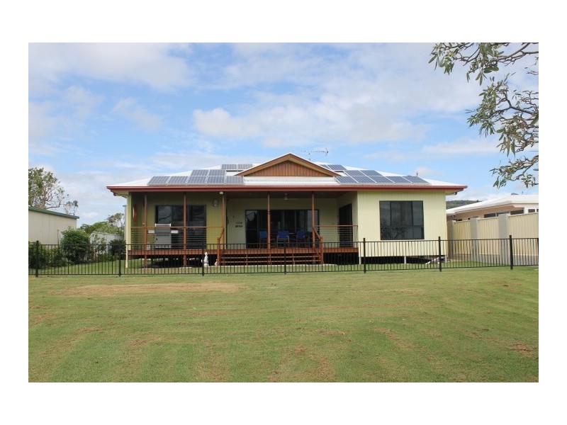 42 Whyte Avenue, Bowen QLD 4805