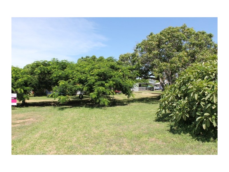 19a Reynolds Street, Bowen QLD 4805