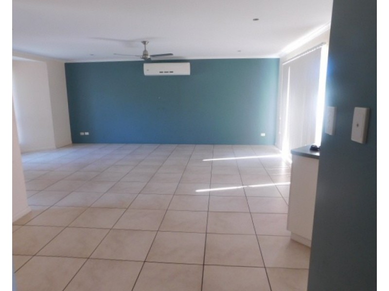 4 Allan Place, Bowen QLD 4805