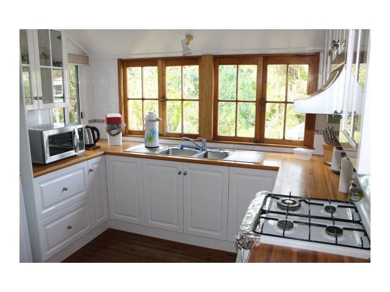 19 Poole Street, Bowen QLD 4805