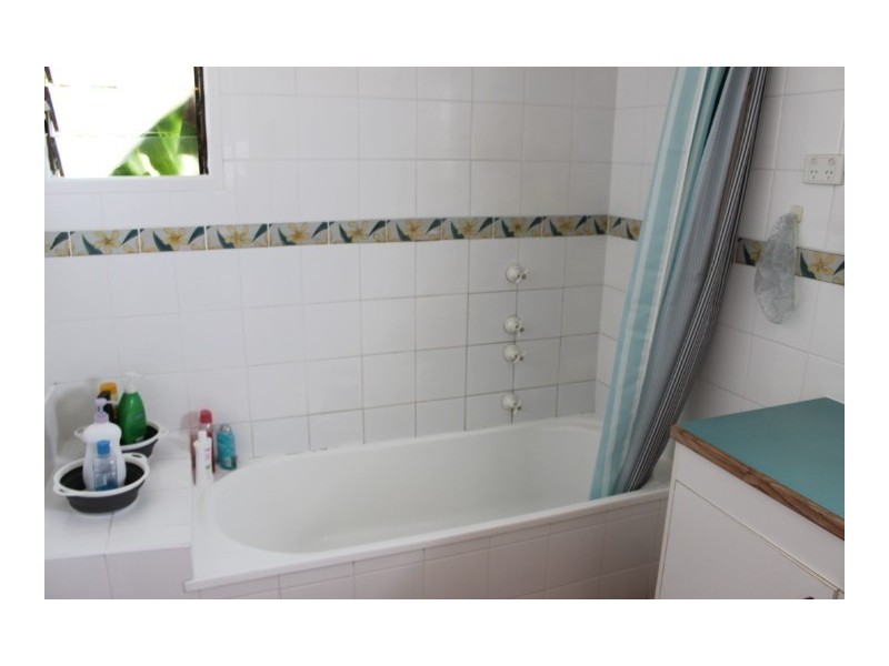 19 Poole Street, Bowen QLD 4805