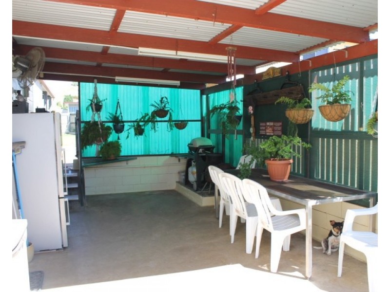 98 Gregory Street, Bowen QLD 4805