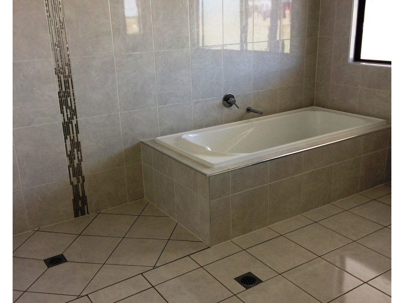 129 Inveroona Road, Bowen QLD 4805