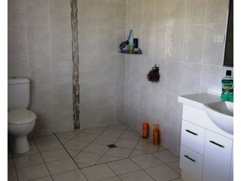 129 Inveroona Road, Bowen QLD 4805