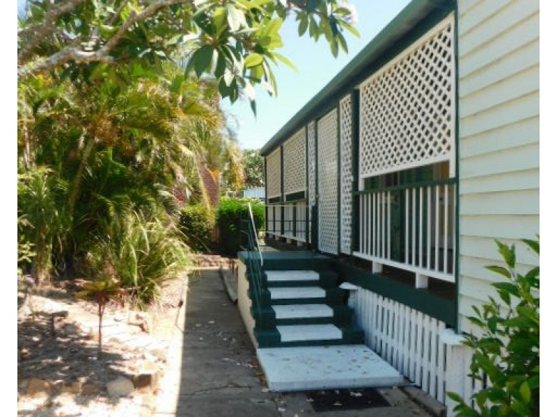 12 Hay Street, Bowen QLD 4805