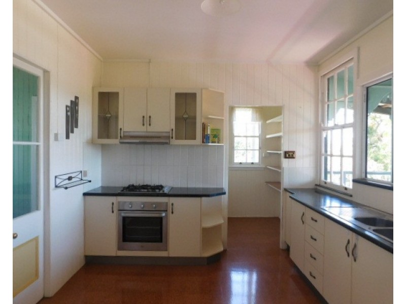 12 Hay Street, Bowen QLD 4805