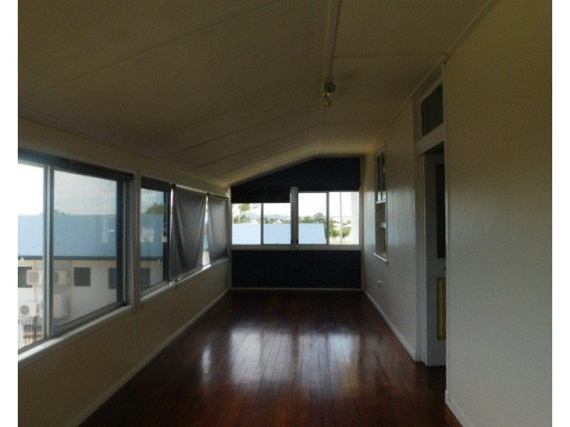 12 Hay Street, Bowen QLD 4805