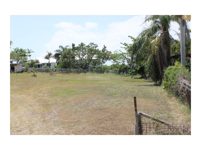 51 Poole Street, Bowen QLD 4805