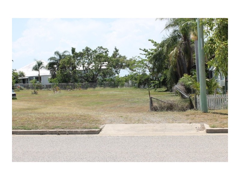 51 Poole Street, Bowen QLD 4805