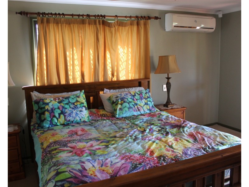 28 Rose Bay Road, Bowen QLD 4805