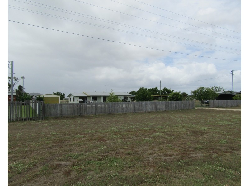 59 FLEMINGTON ROAD, Bowen QLD 4805