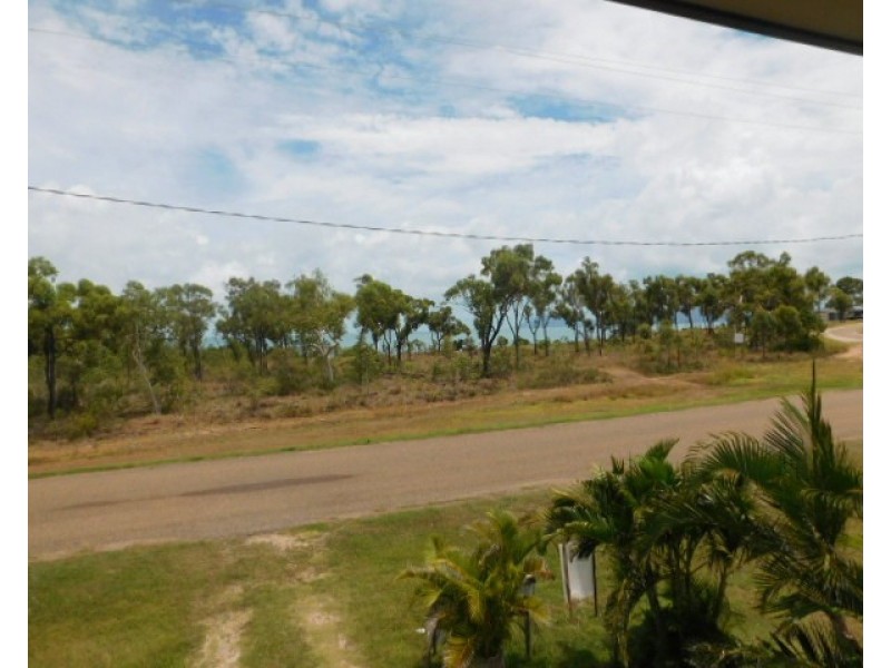 73 Pitcain Avenue, Brisk Bay QLD 4805