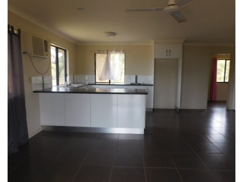 73 Pitcain Avenue, Brisk Bay QLD 4805