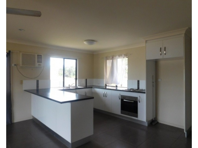 73 Pitcain Avenue, Brisk Bay QLD 4805