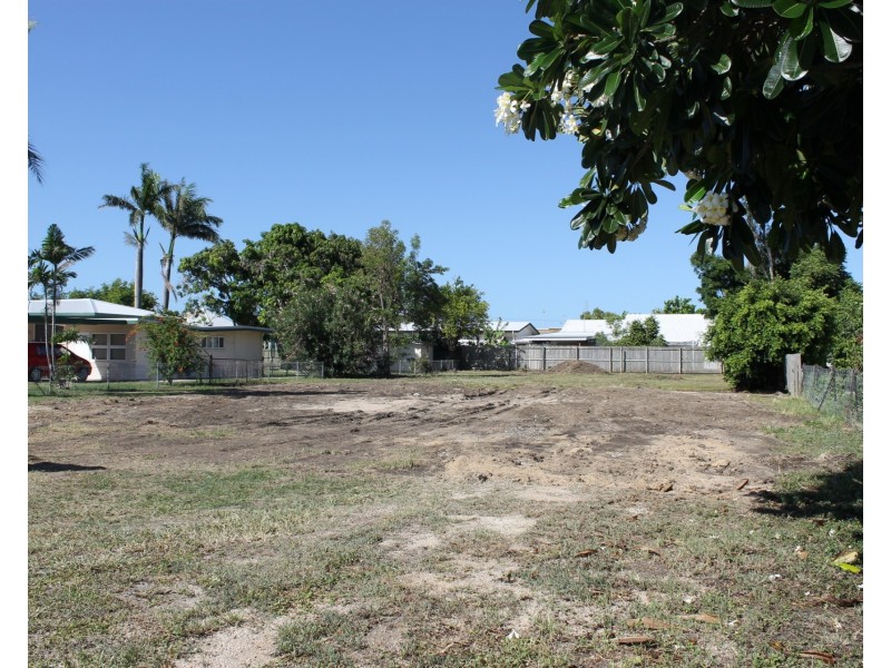 10 Marshall Street, Bowen QLD 4805