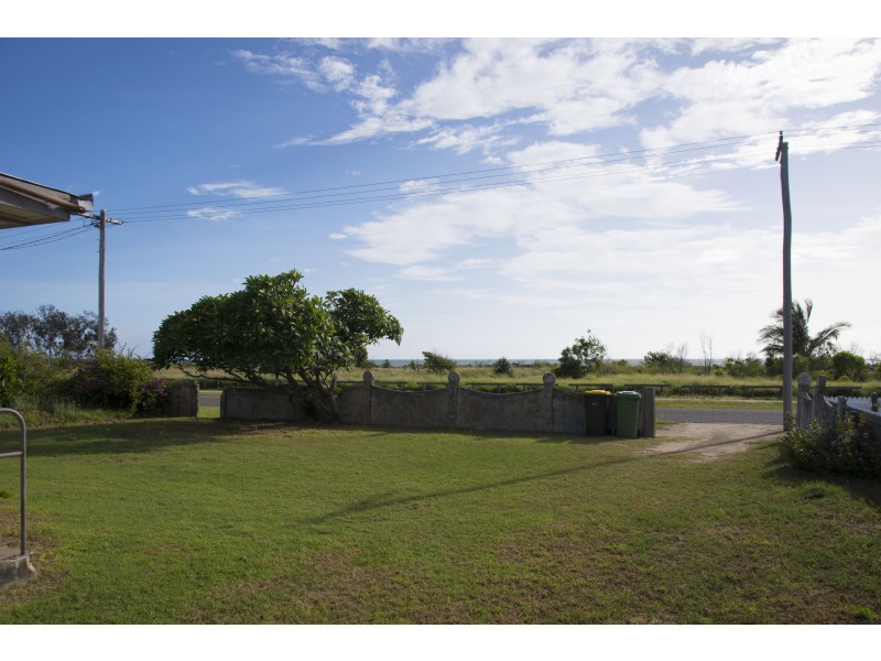 71 Queens Beach Esplanade, Bowen QLD 4805