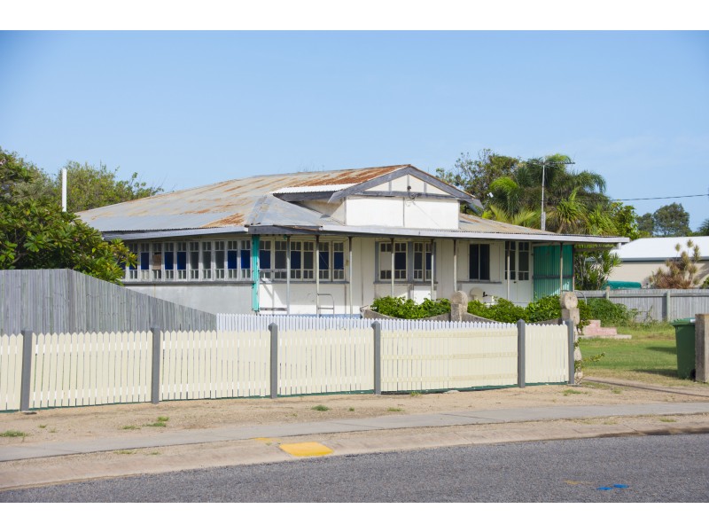 71 Queens Beach Esplanade, Bowen QLD 4805