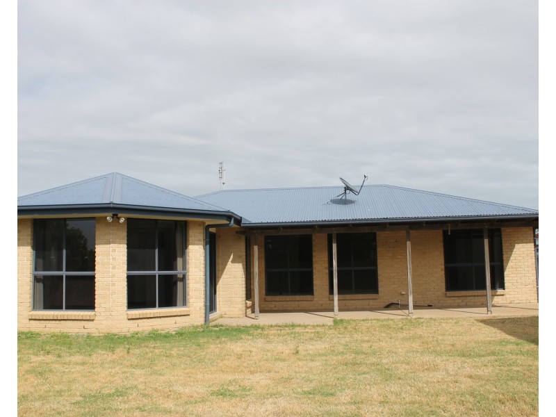 13 Kirkpatrick Court, Bowen QLD 4805