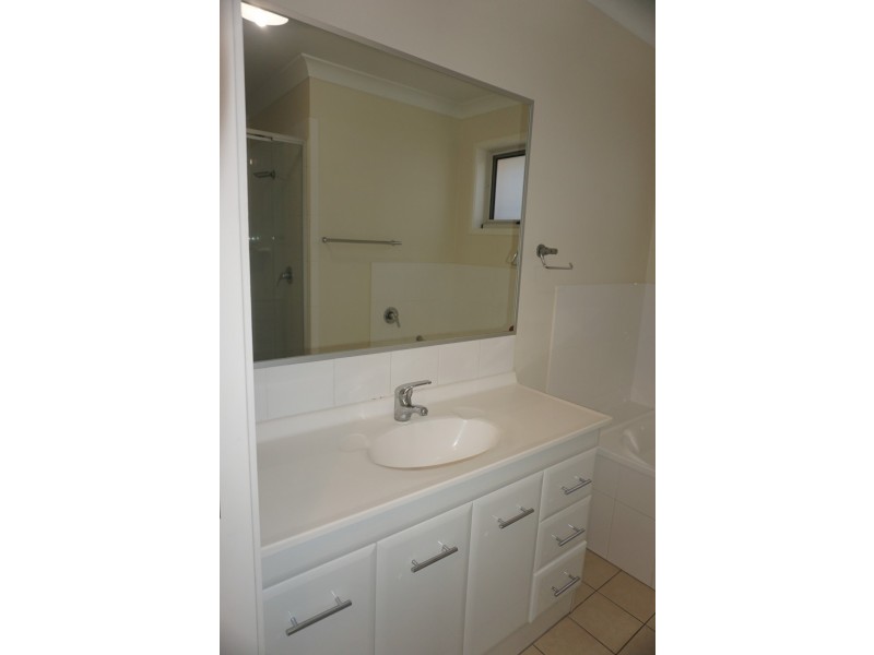 1 & 2/14 Hillview Place, Bowen QLD 4805