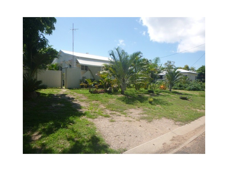 1 Holborne Street, Bowen QLD 4805