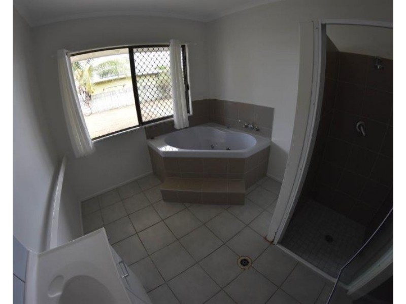 2 Clement Avenue, Bowen QLD 4805