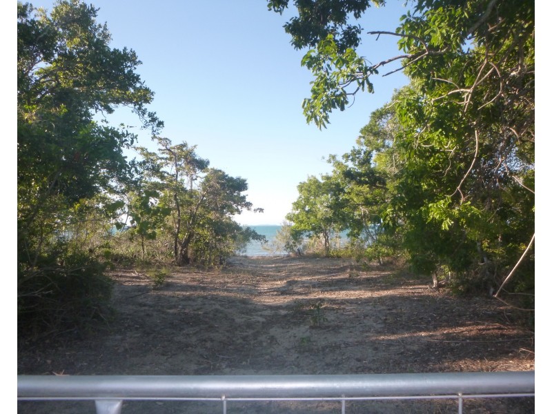 70 Baxter Avenue, Bowen QLD 4805